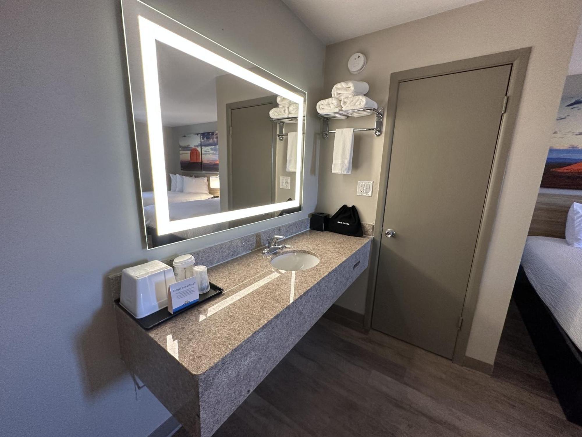 Days Inn By Wyndham Farmington Nm Экстерьер фото