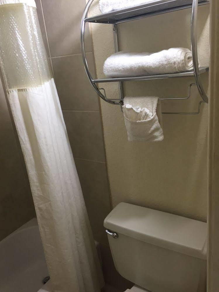 Days Inn By Wyndham Farmington Nm Экстерьер фото